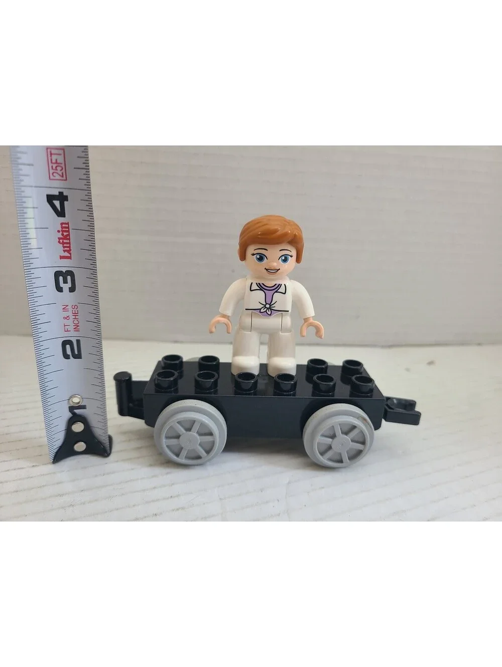 Lego Duplo Claire Dearing Jurassic World Dinosaur Nursery Miniature